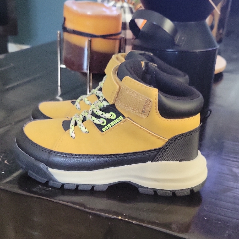 OshKosh B'gosh Yellow and Black Kids Boots